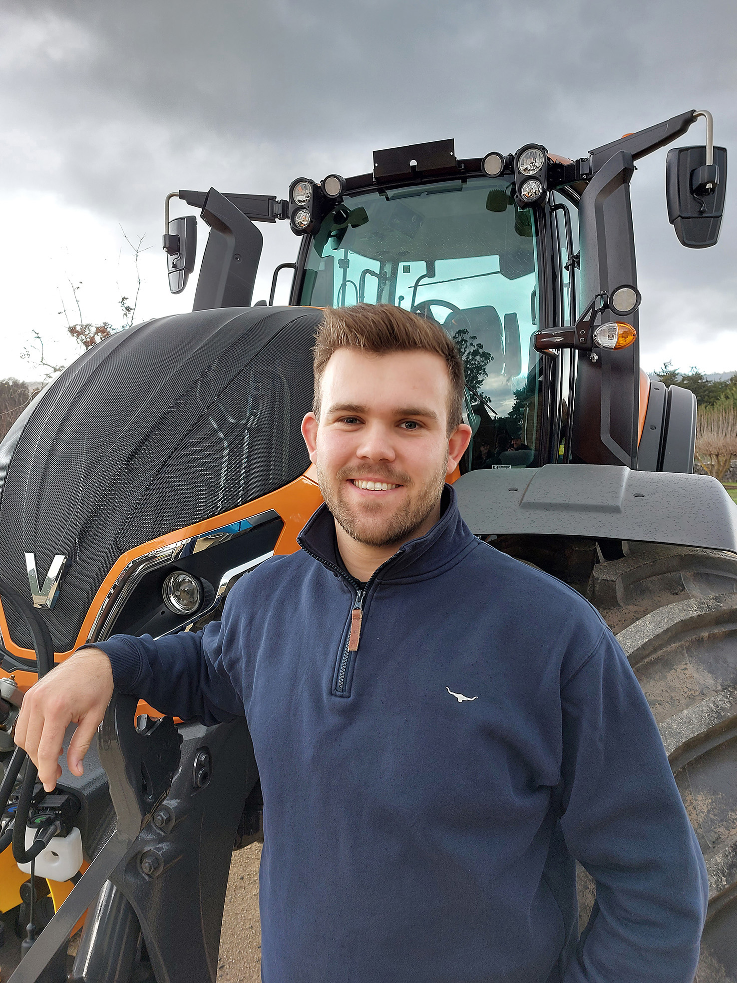 Nick Butcher säljer Valtra på ön Tasmanien utanför Australien. Han uppskattar att Valtras traktorer kan kundanpassas med Unlimited Studio.